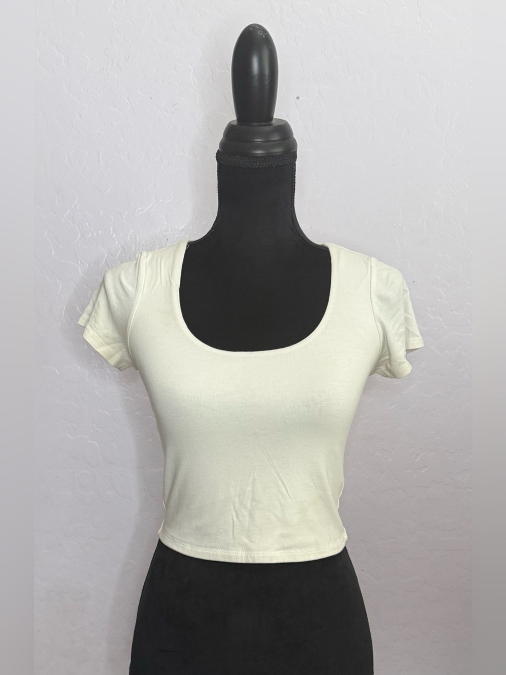 Fashion Nova White Scoop-Neck Crop Top